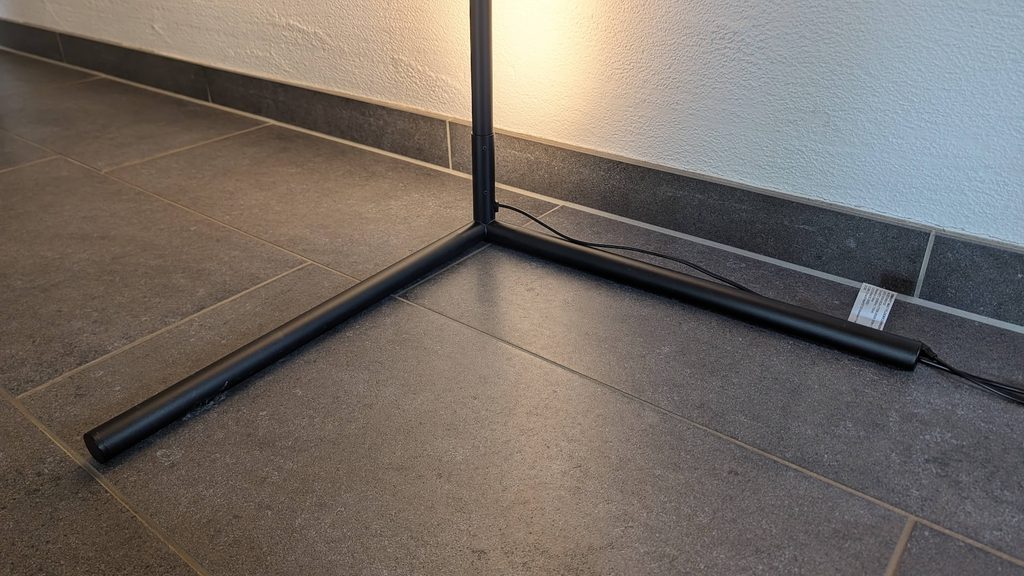 Floor Corner Slim im Alltag "Schlanker Fuß" der Lampe